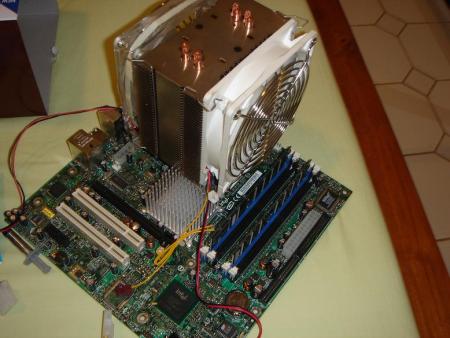comparatif noctua vs intel box (lol incomparable vous me diré é bien oui c'est bien incomparable mais moi je le fait quand meme